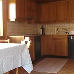Alpia 26 - Zwei Zimmerwohnung In Traditionellem Walliser Haus