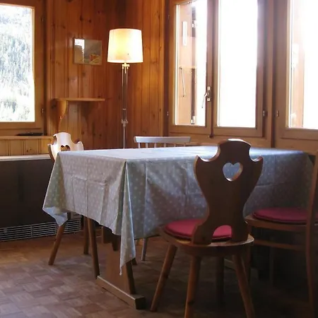 Alpia 26 - Zwei Zimmerwohnung In Traditionellem Walliser Haus 公寓