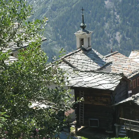 Alpia 26 - Zwei Zimmerwohnung In Traditionellem Walliser Haus * 卡森里德